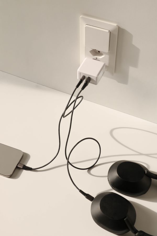 USB Schnellladeadapter 1x USB-C PD 1x USB-A 45W weiss