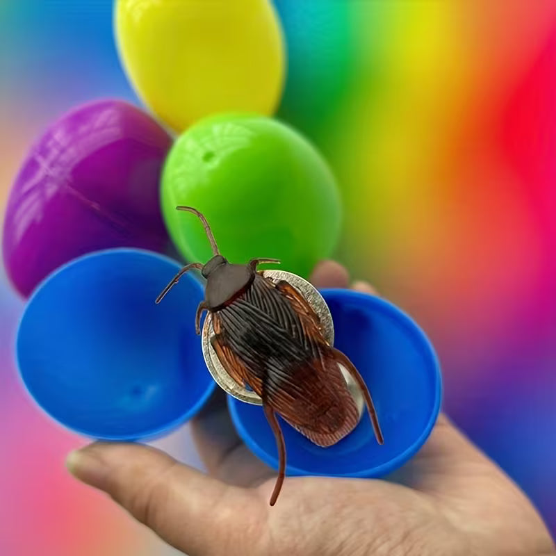 Lustiges Kakerlaken-Ei, Oster-Ei - Realistische Kakerlake auf Feder