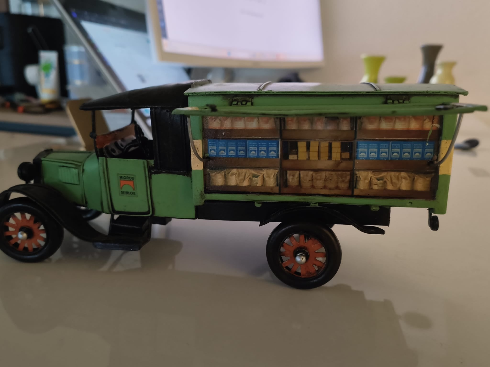 Elektroniktrade Antiker Migros AG Verkaufswagen 23cm lang Elektroniktrade Switzerland
