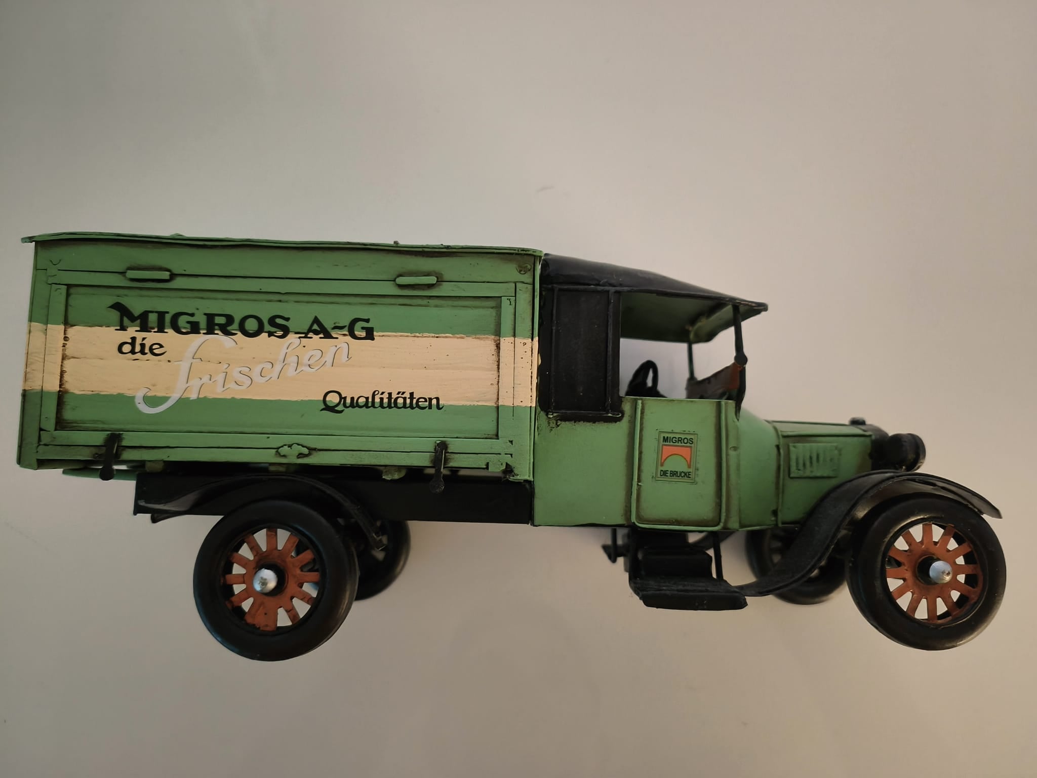 Elektroniktrade Antiker Migros AG Verkaufswagen 23cm lang Elektroniktrade Switzerland