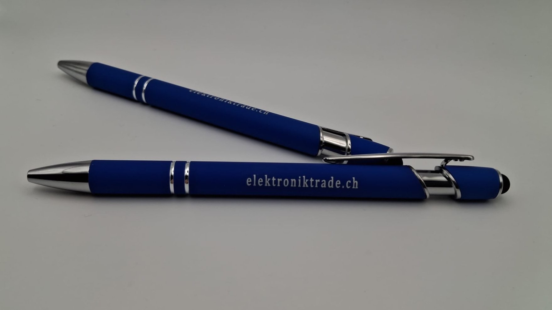 Elektroniktrade Kugelschreiber Touch Pen Schwarz mit Elektroniktrade Schriftzug Elektroniktrade Switzerland