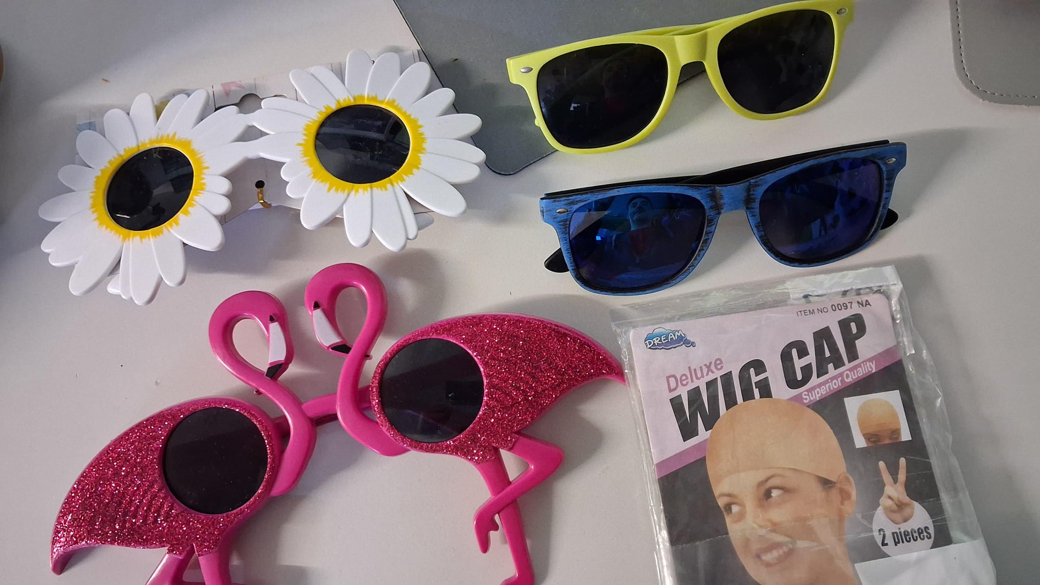 Elektroniktrade Partyset mit Knicklichter, Party Popper und Ballonen Elektroniktrade Switzerland