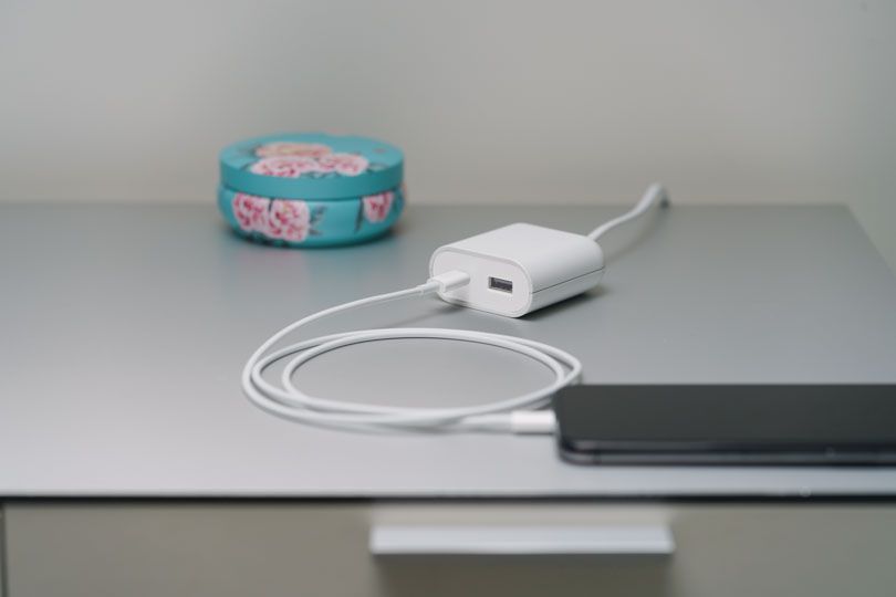 MAX HAURI DEVICE USB Ladeadapter 1x USB-C 1x USB-A 17.5W 1.5m weiss Elektroniktrade Switzerland
