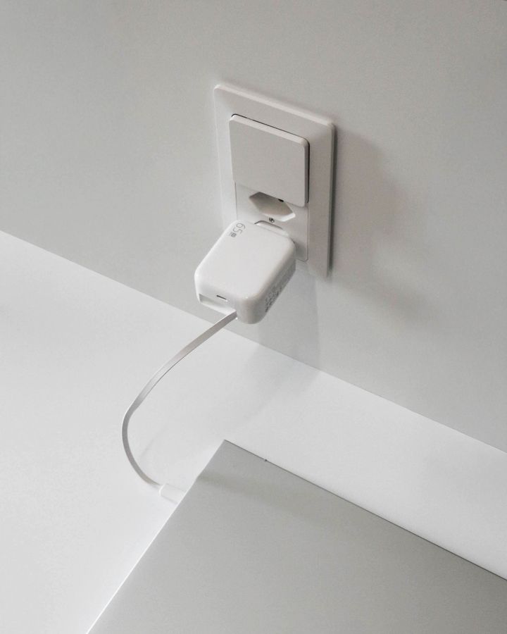 MAX HAURI DEVICE USB Schnellladeadapter GaN 1x USB-C Kabel 1x USB-C PD/QC 65W ws Elektroniktrade Switzerland
