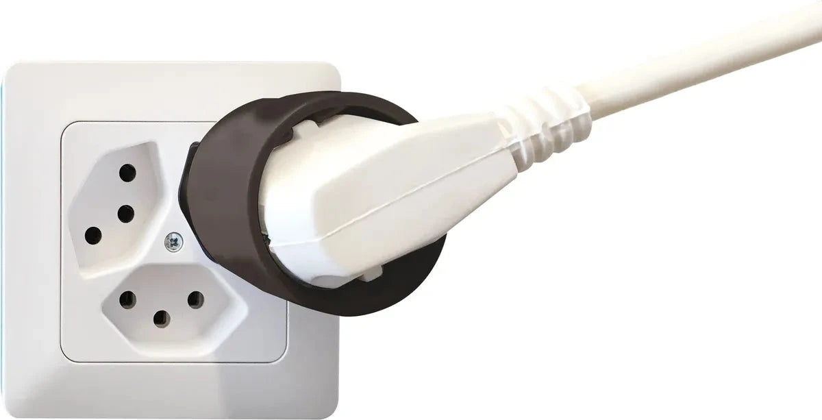MAX HAURI PLUG Reiseadapter asymmetrisch Typ 12 / Schuko schwarz CH/DE Elektroniktrade Switzerland