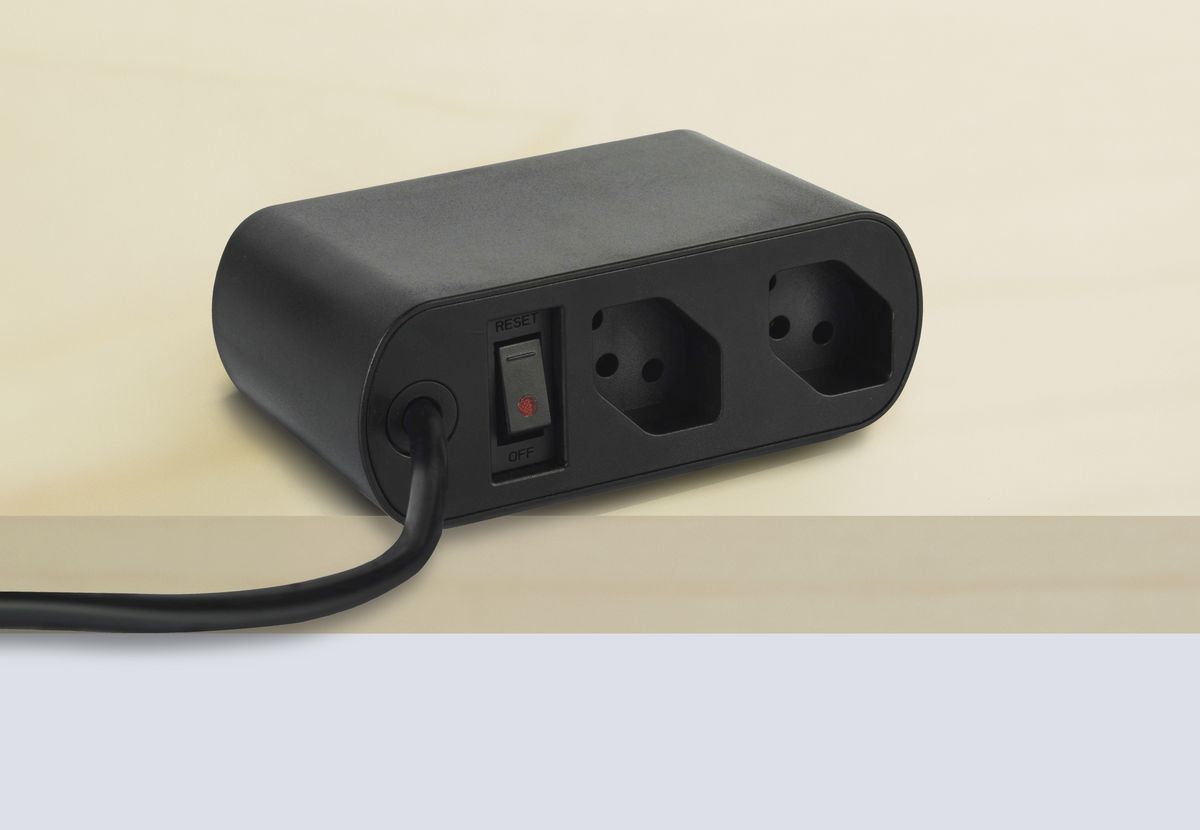 MAX HAURI SPLIT Desktop Charger PD65W 3x USB-C 1x USB-A 2x Typ 13 schwarz Elektroniktrade Switzerland
