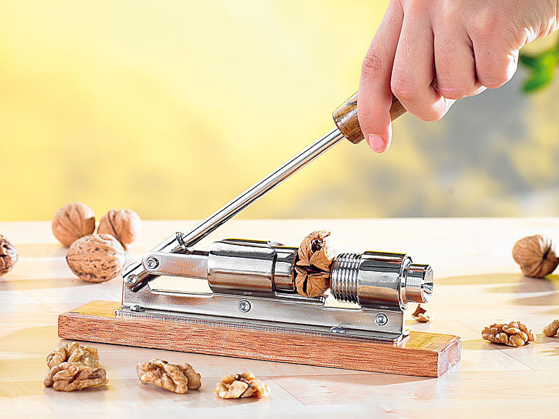 Retro Design-Nussknacker aus Holz und verchromtem Stahl