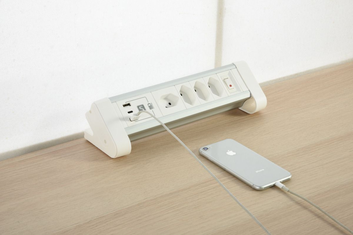 Schönenberger ALU DESKTOP 4xT13, 1x USB-C / 2x USB-A max. 3.4A / PD 20W Elektroniktrade Switzerland