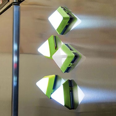 Mini Triangle Laterne mit ausklappbarem Haken und Magnet, dimmbar inkl. Batterien