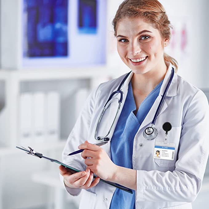 Ausziehbarer Ausweishalter mit Schlüsselring & Ausweishülle