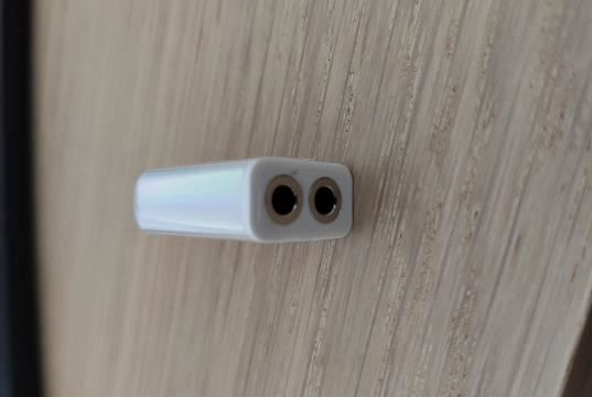 APPLE 2er Kopfhörer Adapter auf 1 x 3.5 Klinke Elektroniktrade Switzerland