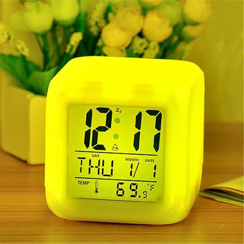 Elektroniktrade LED Alarm Uhr mit 7 LED Farben Elektroniktrade Switzerland