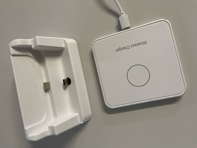 QAFAB 15W Wireless Ladegerät für iPhones & Android Geräte. inkl. Adapter USB-C/Lightning/MicroUSB Elektroniktrade Switzerland