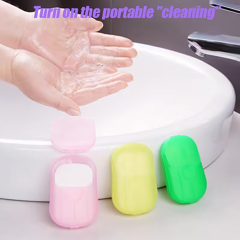 Farbiger Einwegbehälter mit 20 Handseifenpapiere, ideal für unterwegs