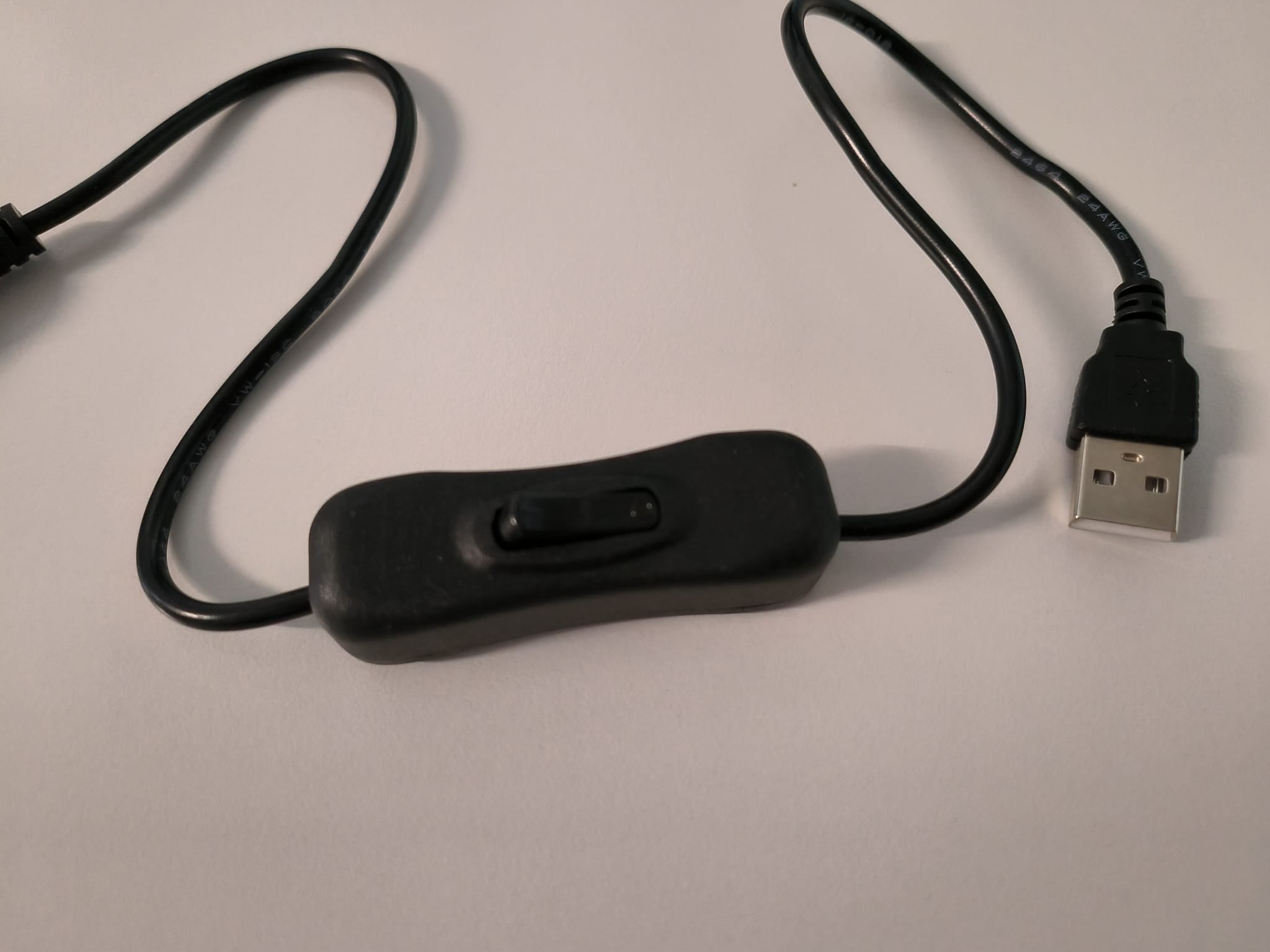 Elektroniktrade USB Verlängerung/Kupplung mit Ein/Aus Schalter in Weiß oder Schwarz elektroniktrade Switzerland