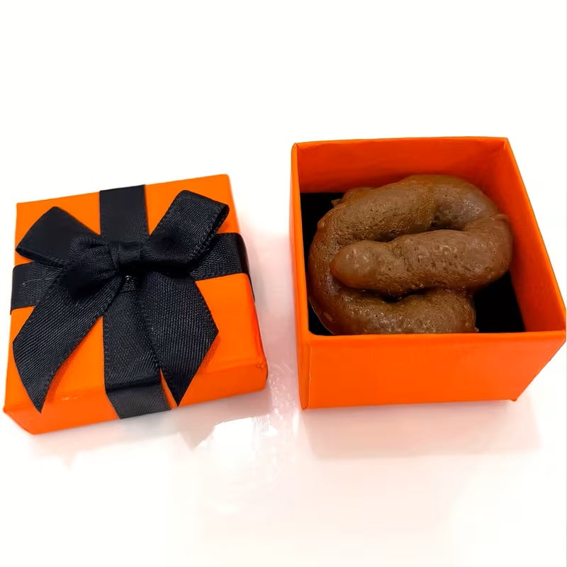 Geschenkbox mit Streichspielzeug - Realistischer künstlicher Kot