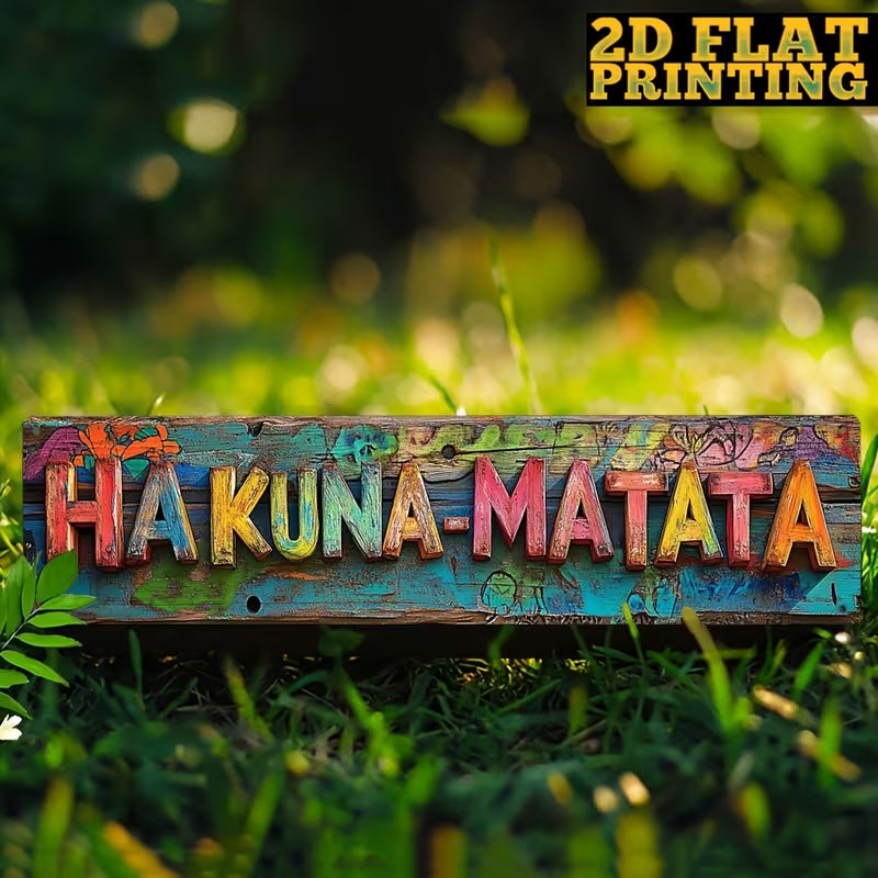2D Flaches Vintage „Hakuna Matata“ Holzschild – Buntes Cartoon-Dekoschild