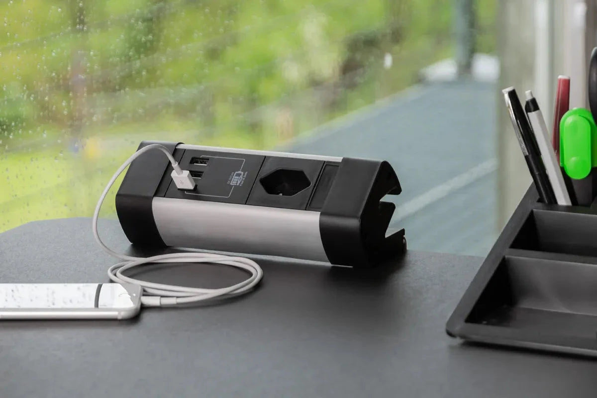 MAX HAURI SPLIT Steckdosenleiste Office Line 1x Typ 13 3x USB Typ A 5V/3.4A Elektroniktrade Switzerland